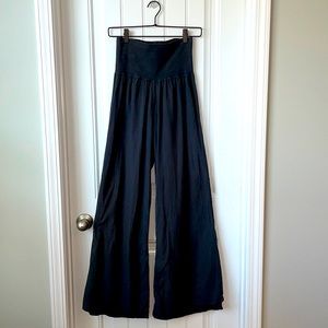 Wide leg, flowy Charcoal gray pants. sz S